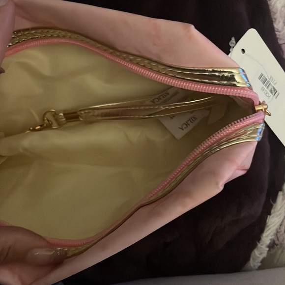 Brand NEW Makeup Pouch/ Wristlet Marble Pink with makeup 💄 on the front ! - Picture 3 of 3